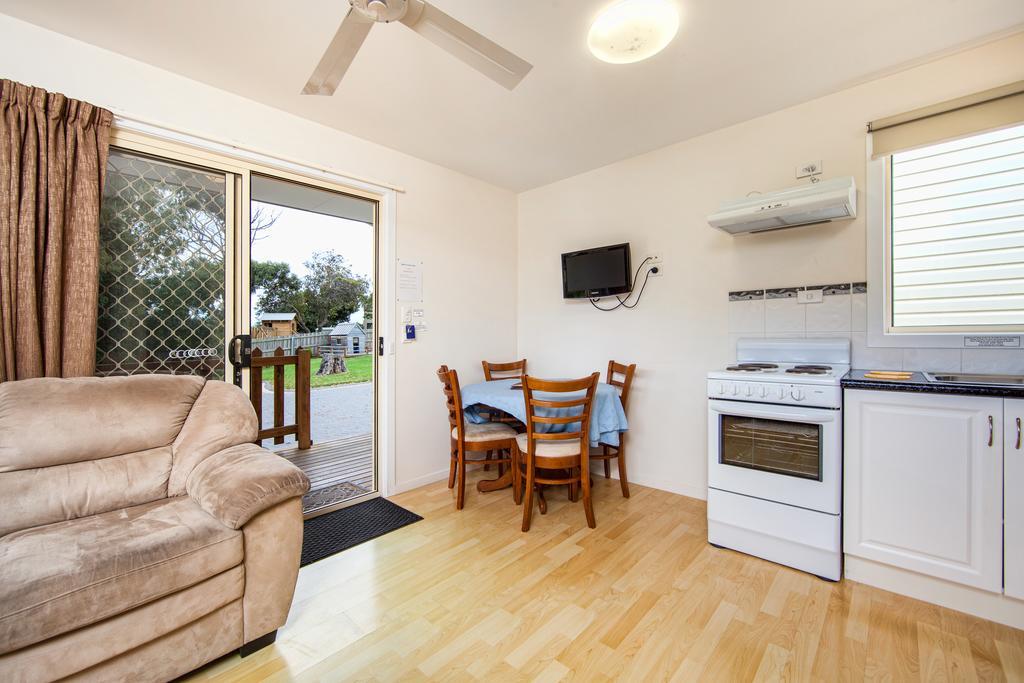 Wintersun Gardens Motel Бичено Экстерьер фото