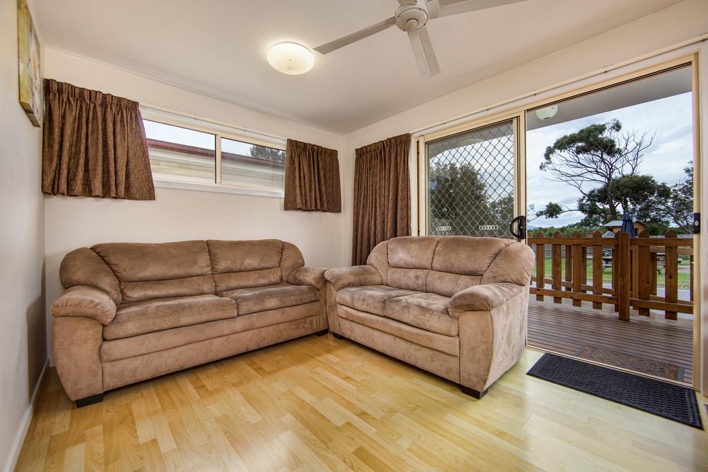 Wintersun Gardens Motel Бичено Экстерьер фото