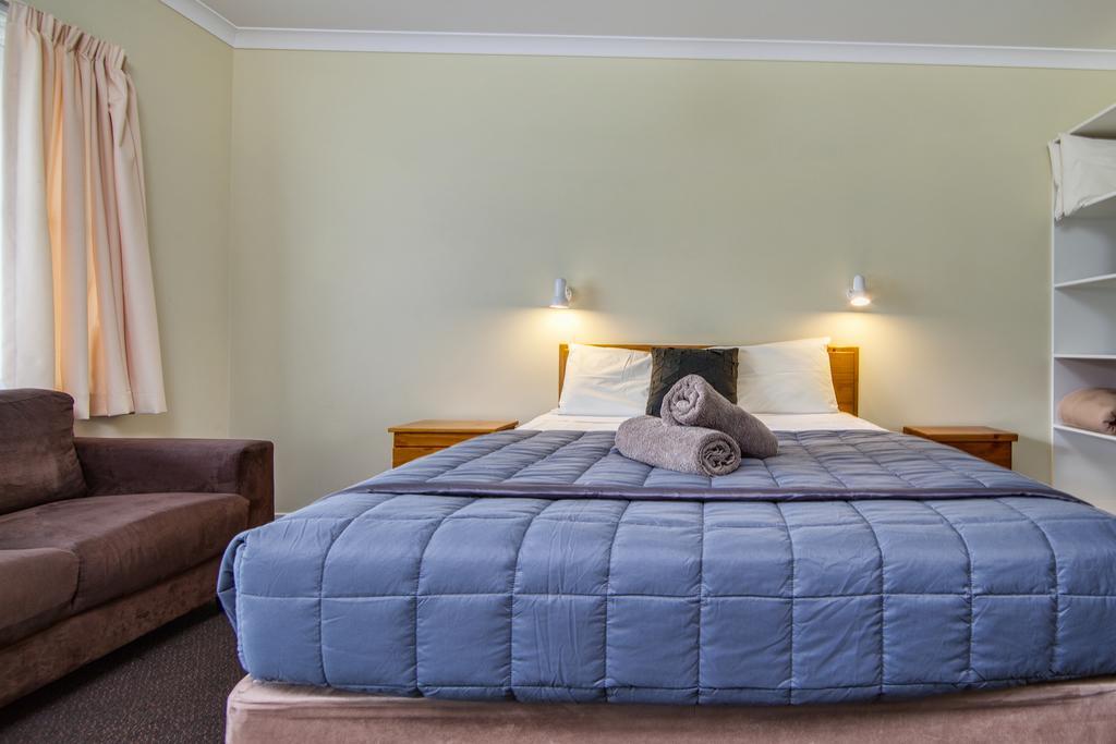 Wintersun Gardens Motel Бичено Экстерьер фото