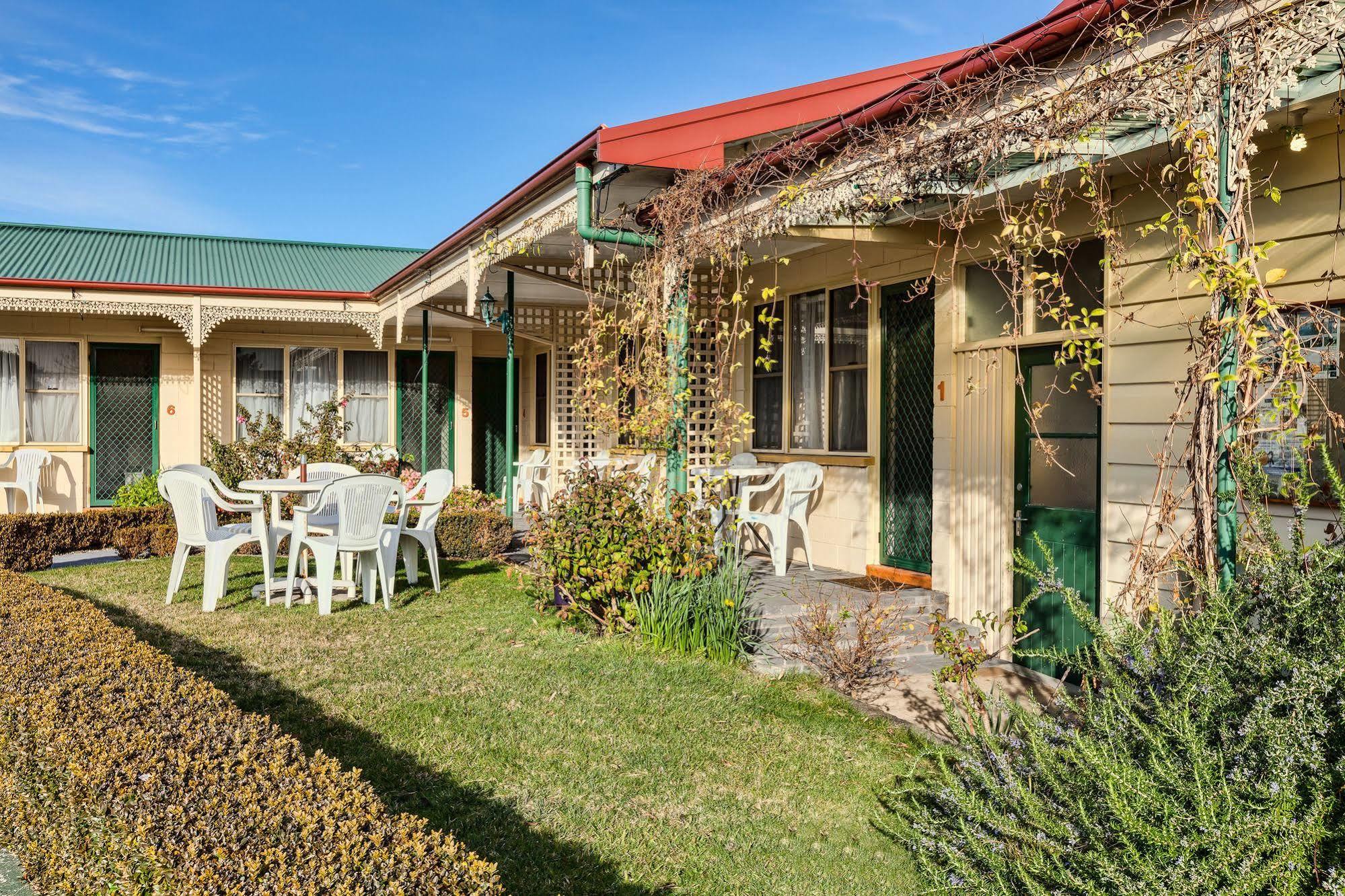 Wintersun Gardens Motel Бичено Экстерьер фото