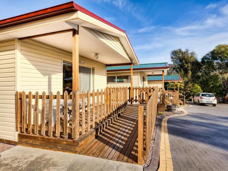 Wintersun Gardens Motel Бичено Экстерьер фото