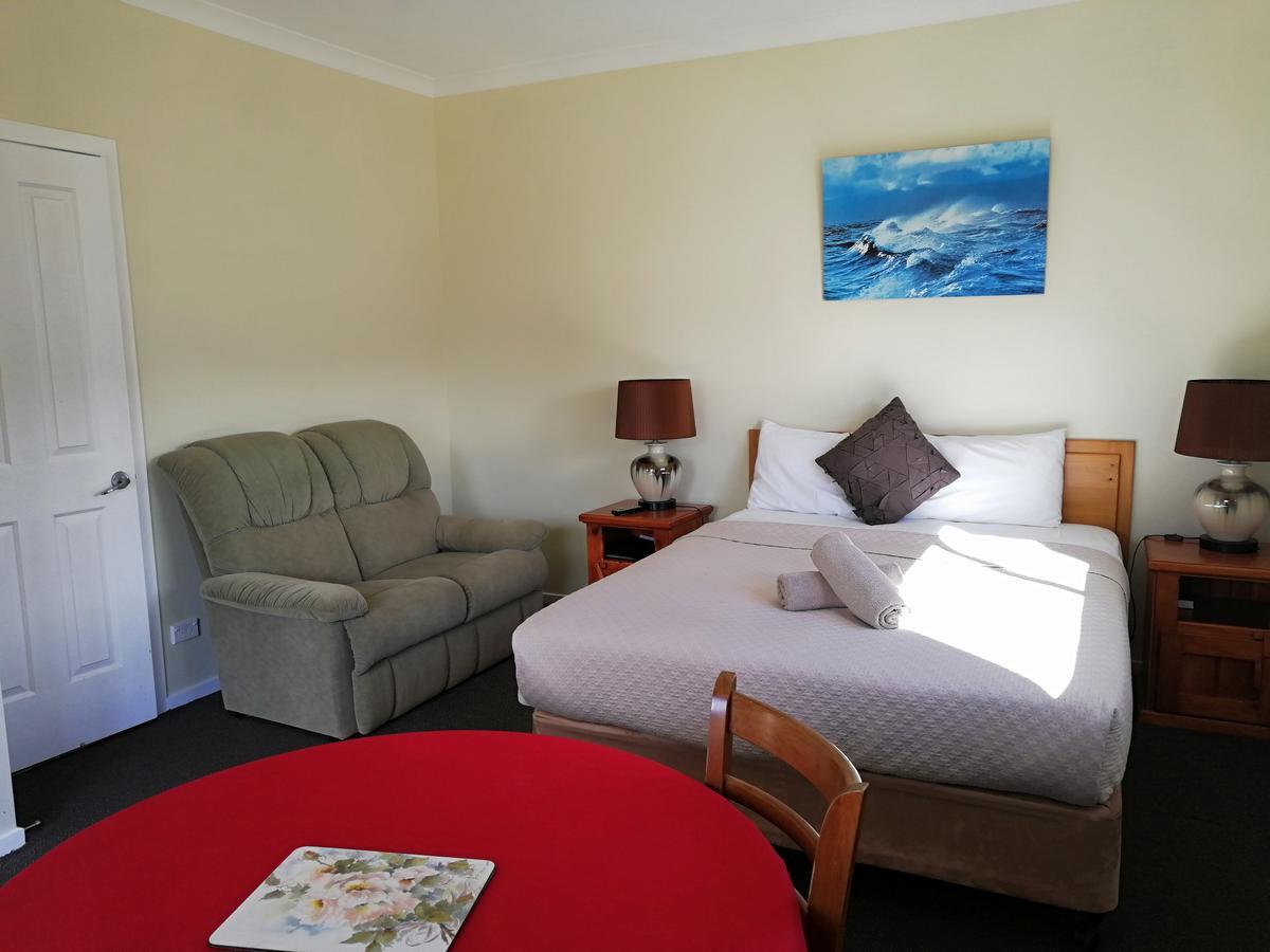 Wintersun Gardens Motel Бичено Экстерьер фото