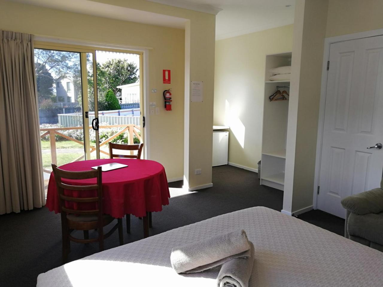 Wintersun Gardens Motel Бичено Экстерьер фото